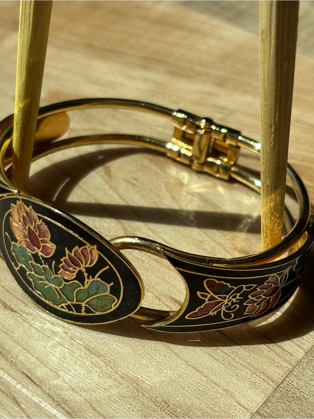 Vintage Cloisonné Gold-Tone Black Enamel Lotus Butterfly Floral Hinged Bracelet - Picture 5 of 6